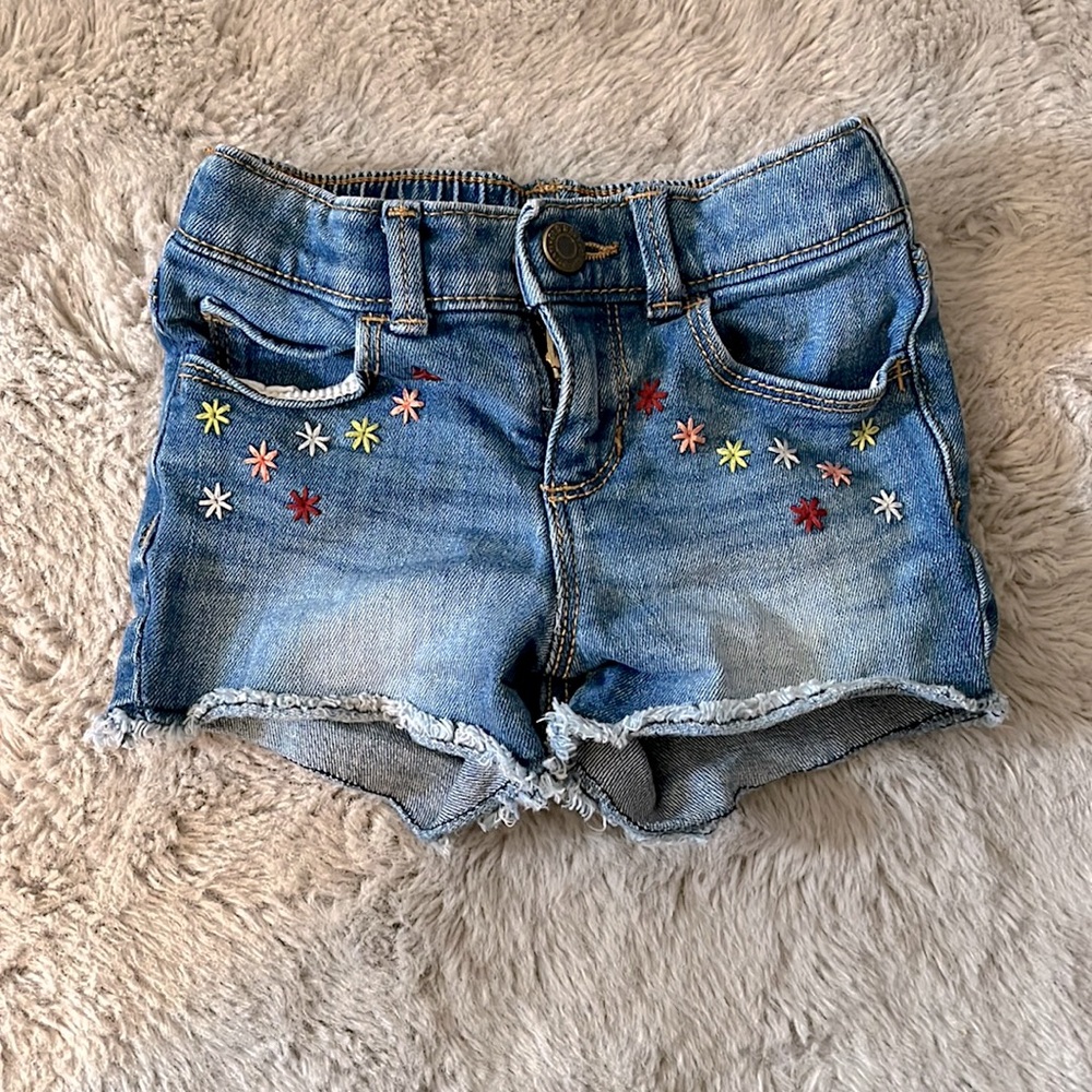 Old Navy Children Short Jeans Denim for toddlers.